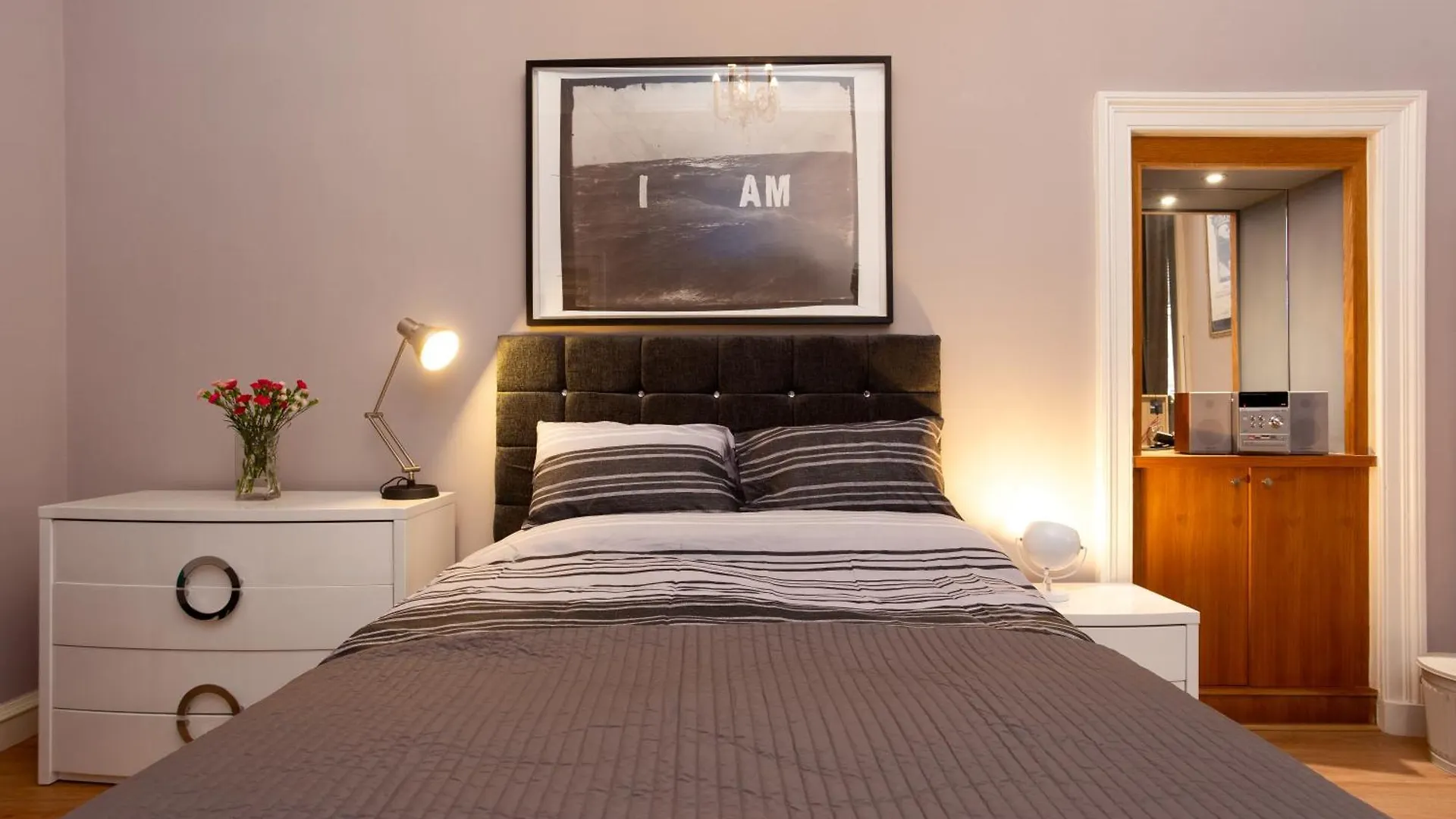 Spacious 2 Bedroom House Near The Meadows Edinburgh
