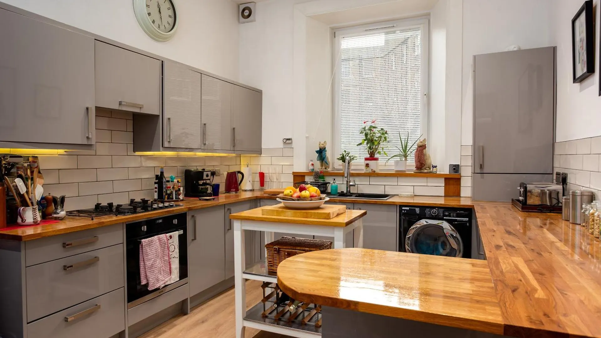 Spacious 2 Bedroom House Near The Meadows Edinburgh 0*,