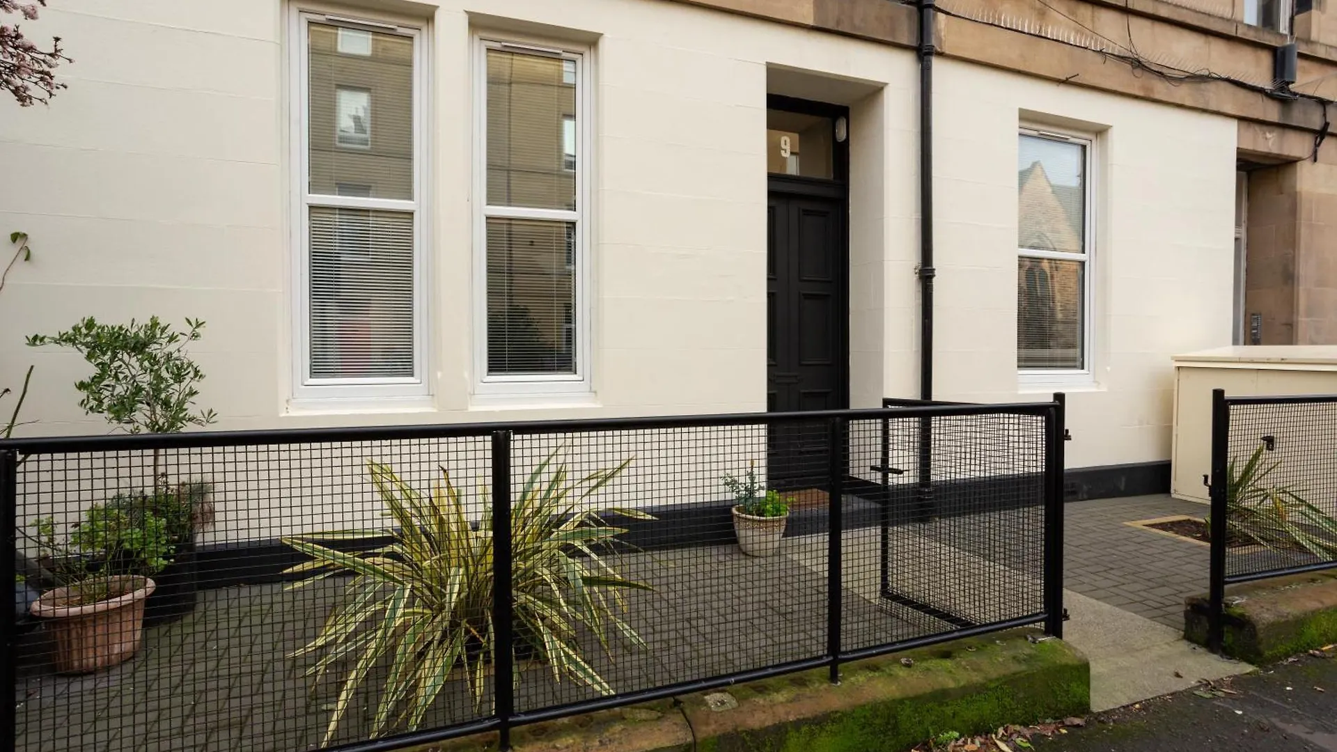 Spacious 2 Bedroom House Near The Meadows Edinburgh United Kingdom